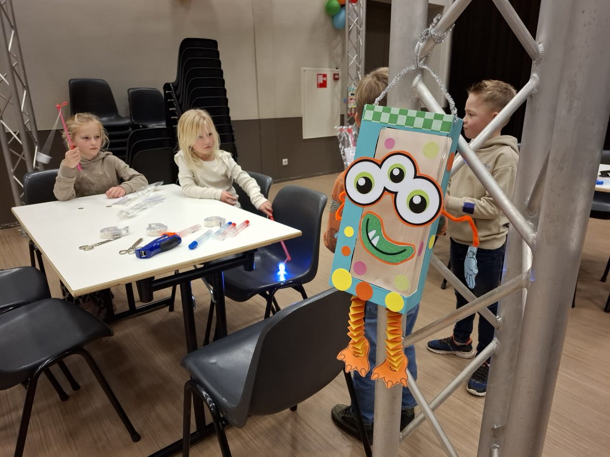 Mooie lampionnen geknutseld voor de Lichtjesroute!