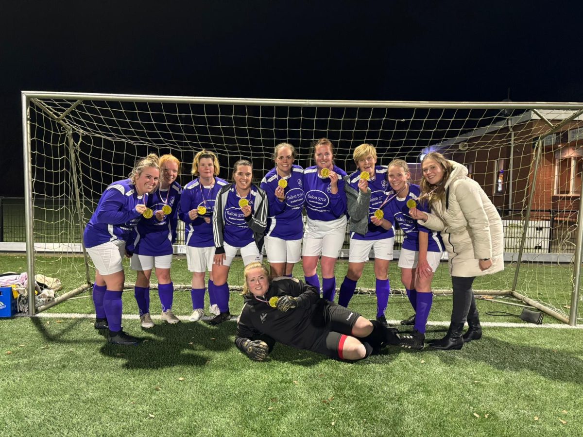 Veterinnen SSE kampioen tijdens thuistoernooi!