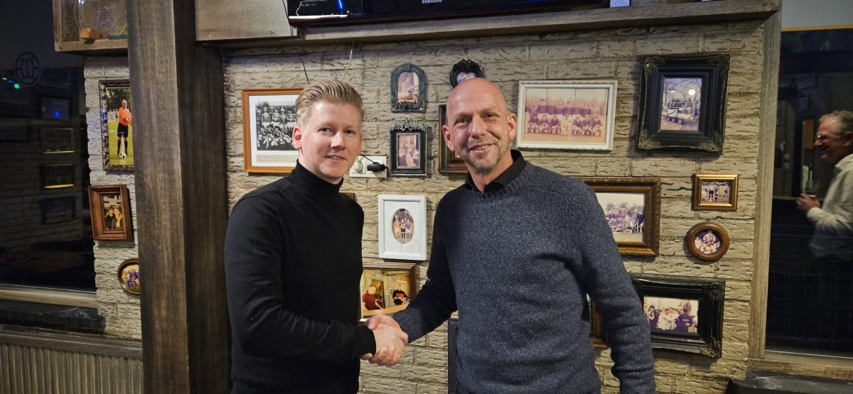 Hoofdtrainer Michael Thijs verlengt bij voetbalvereniging SSE