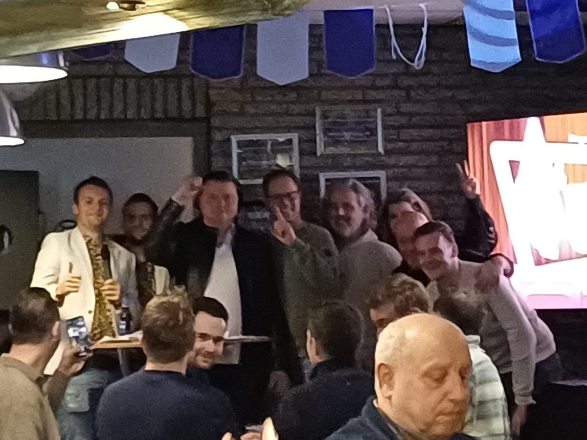 D.C. Wa’s Lig voltooid comeback en wint de Grote SSE Pubquiz!