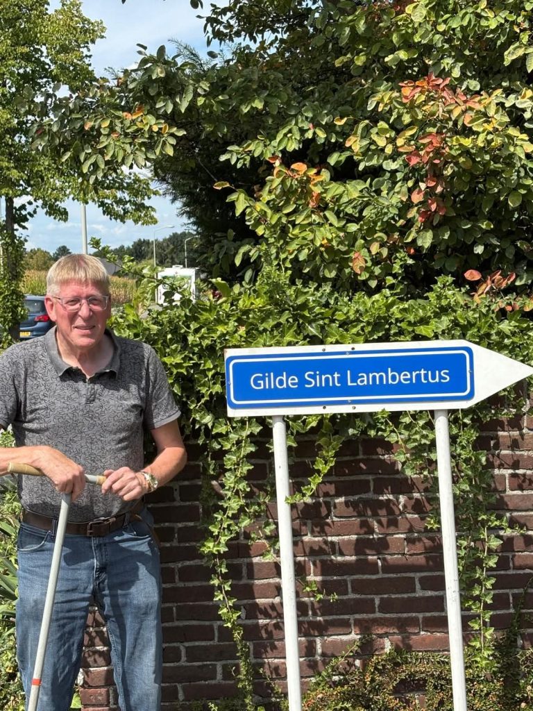 Nieuw bord bij schietterrein De Kolenboer