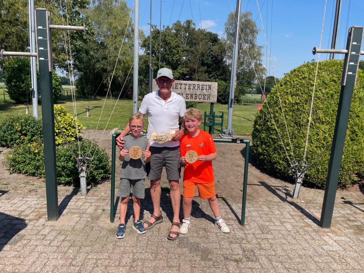 Kermis Koning en Prins(ses) schieten.