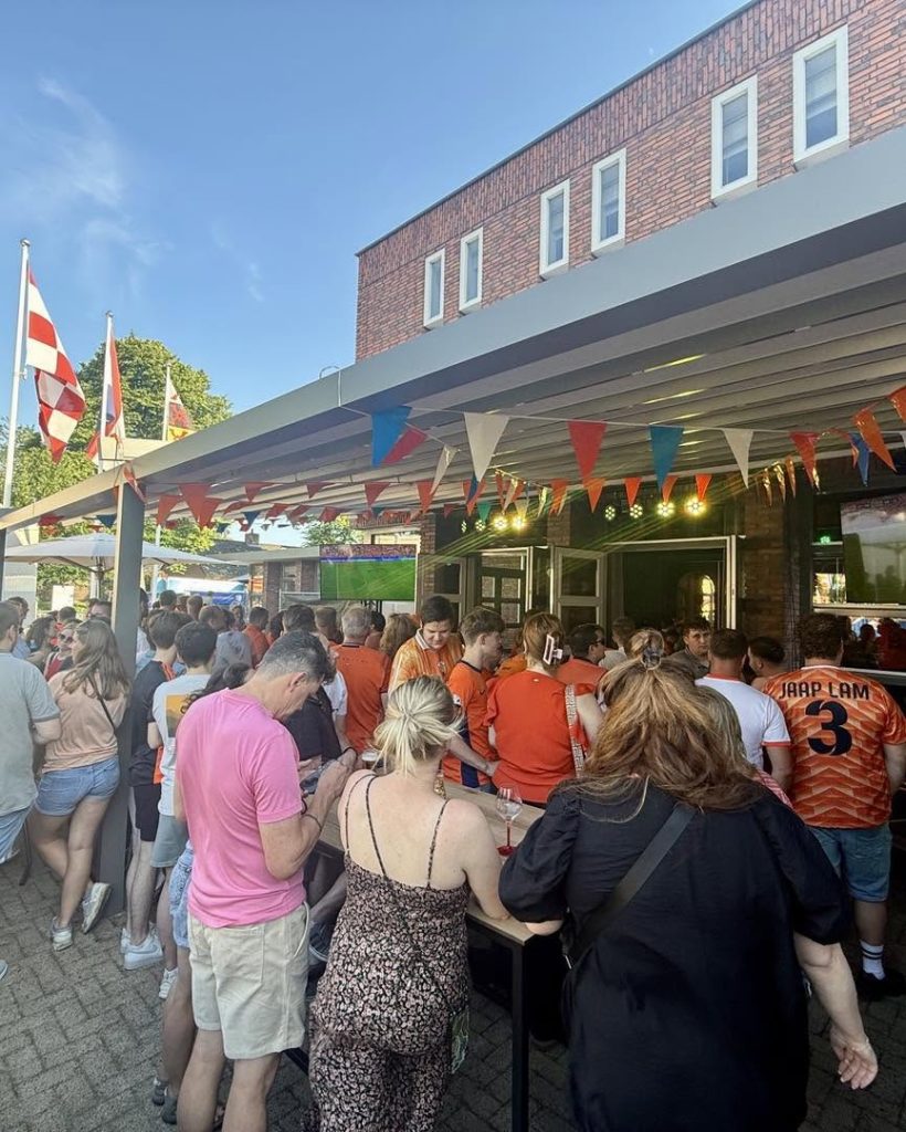 Vernieuwd terras bij Gemeenschapshuis De Einder!