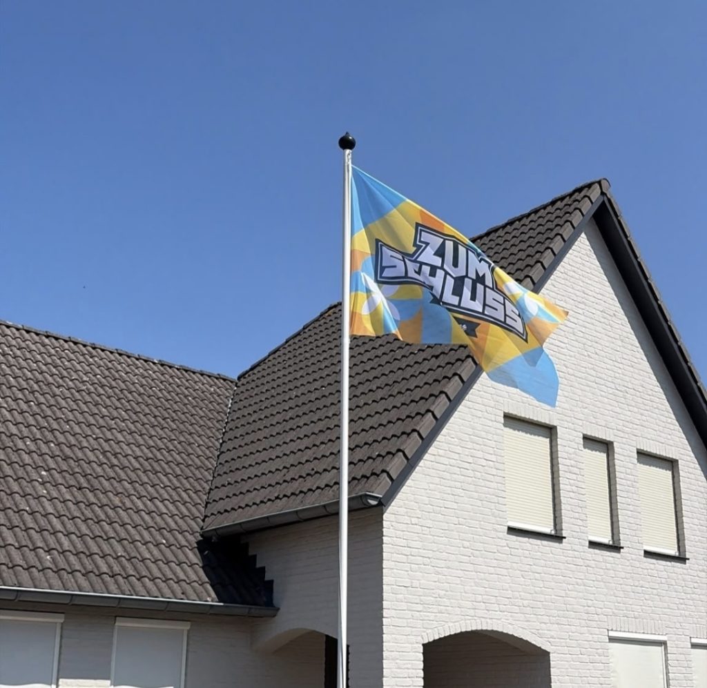 Zum Schluss-vlaggen wapperen in gemeente Someren